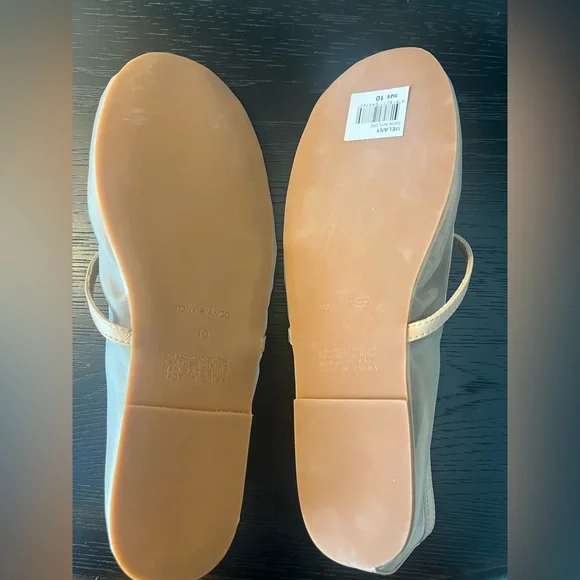 NWOT Tony Bianco Women's Cream Mary Jane Flats - Picture 2 of 2